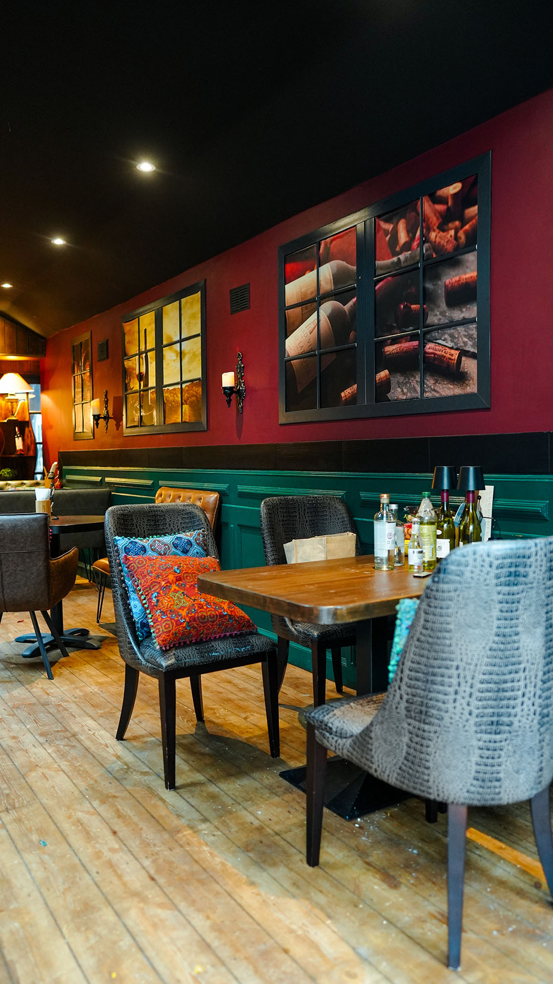 TURKUAZ Wine House interior